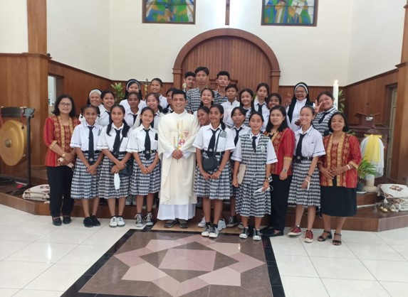 Tugas di Gereja Santo Petrus dan Paulus Kelor