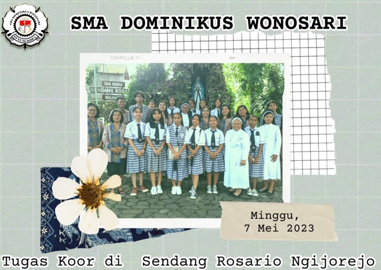 Tugas koor SMA Dominikus di sendang Rosario Ngiorejo