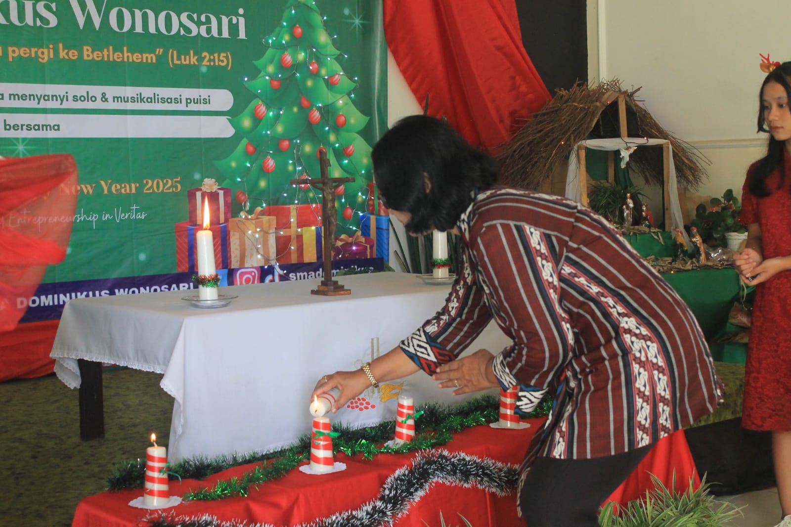 PERAYAAN NATAL DAN TAHUN BARU KELUARGA BESAR SMA DOMINIKUS WONOSARI