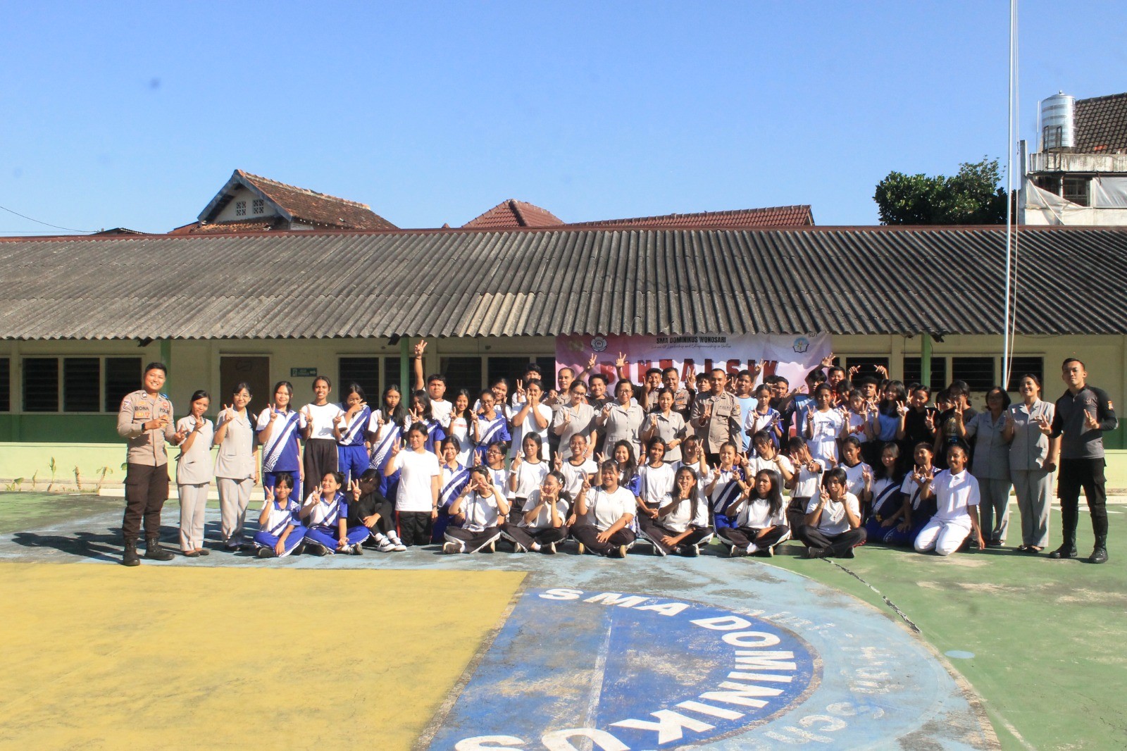 PROGRAM PERDANA PEMBINAAN MENTAL DAN FISIK SMA DOMINIKUS WONOSARI YANG MENGGANDENG POLRES GUNUNGKIDUL