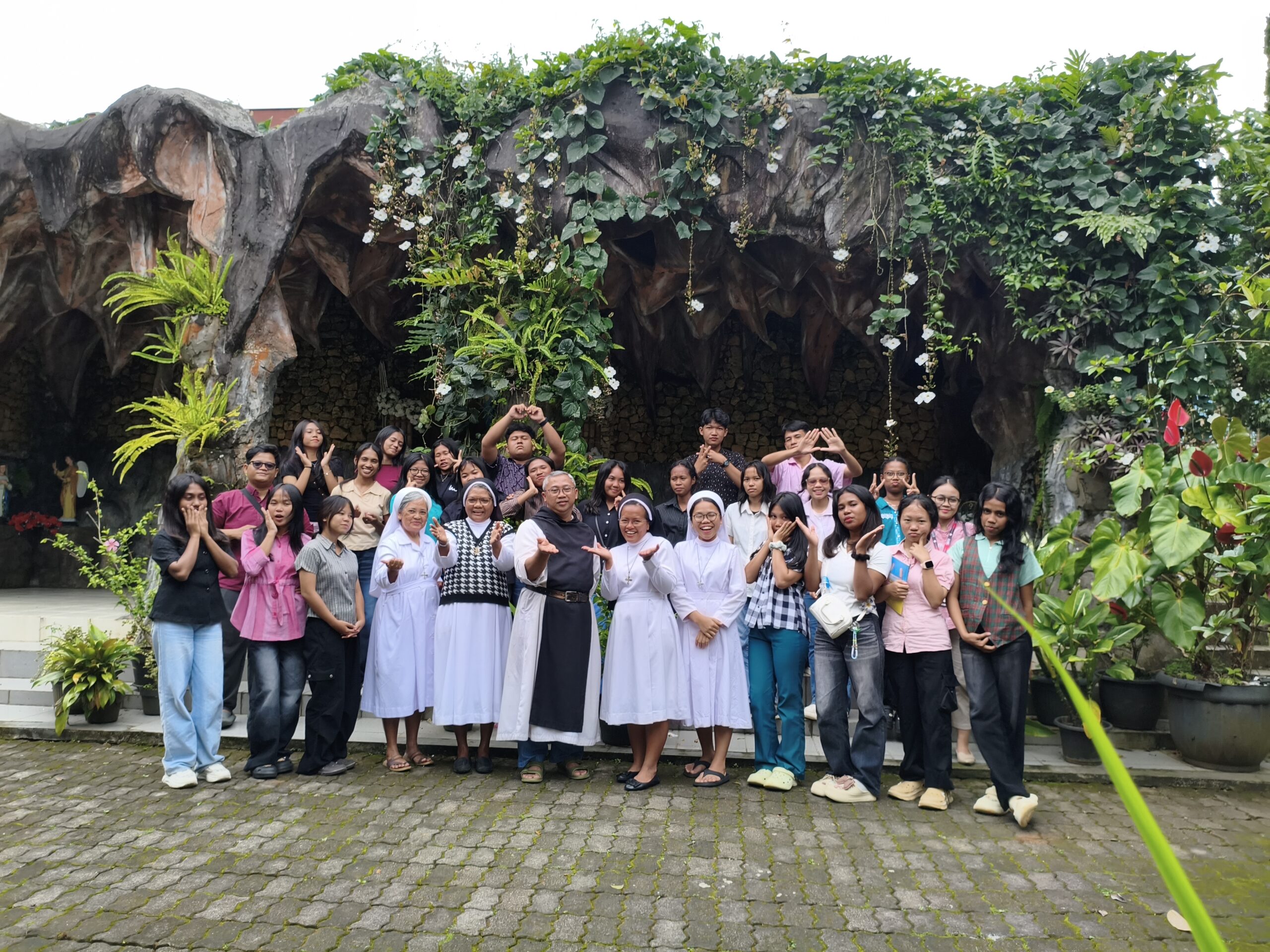 Candle in the Wind: Menjadi Terang di Tengah Badai Kehidupan